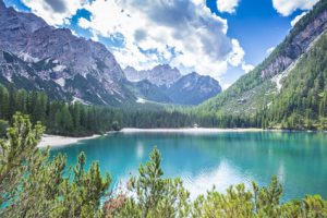 Italien, Südtirol, Pragser Wildsee Dolomiten-Höhenweg 1. Erste Etappe vom Pragser Wildsee zur Seekofelhütte.