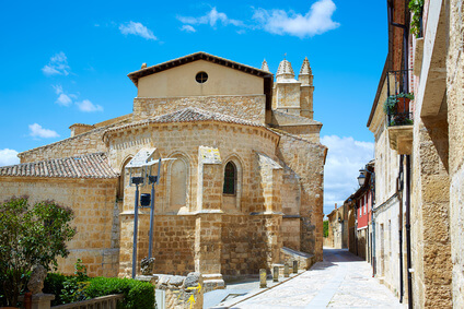 Castrojeriz. eine sehenswerte Stadt auf der Jakobsweg Karte. Ein Highlight auf dem Pilgerweg in Spanien.