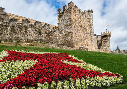 Schloss in Ponferrada. Sehenswürdigkeiten gibt es viele auf der Jakobsweg Etappen Karte.