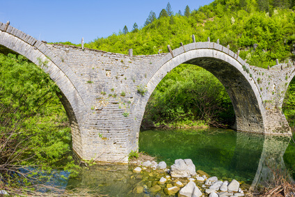 Das Ziel der 4. Etappe des Zagoria Trek, Kipi mit seinen schönen Brücken.