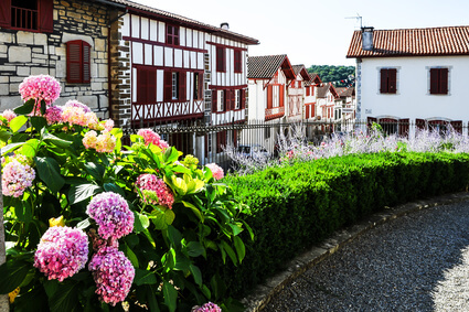 Das Dorf Anhoa, Ziel der 3. Etappe des Pyrenäen-Wanderwegs. Tolle Fachwerkhäuser, die einen Blick wert sind.