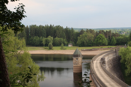 Der Eifelsteig Etappe 1 bis Roetgen - toller Weg an der Dreilägerbachtalsperre vorbei.
