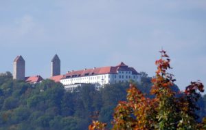 Altmühltal-Panoramaweg Etappe 7 - Blick auf das Schloss Hirschberg in Beilngries, dem Ziel der Etappe 7