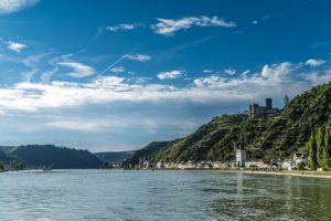 Rheinsteig Etappe 14 - der Weg zum Etappenziel St. Goarshausen führt wieder durch eine tolle Landschaft