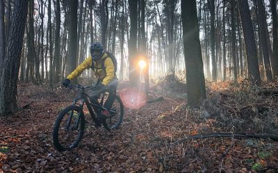 Mountainbiken in Herbst und Winter – Tipps um gut durch die dunkle Jahreszeit zu kommen
