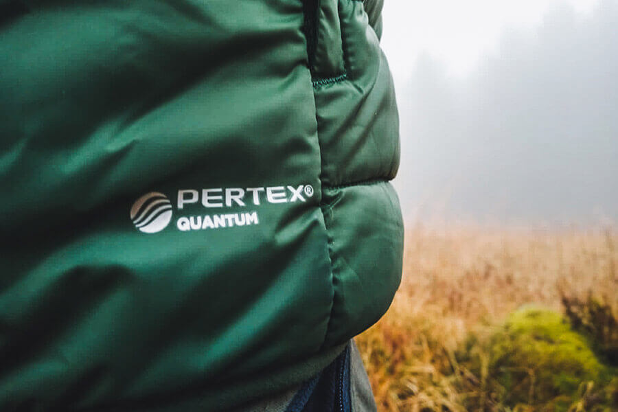 Pertex Quantum Logo am Saum