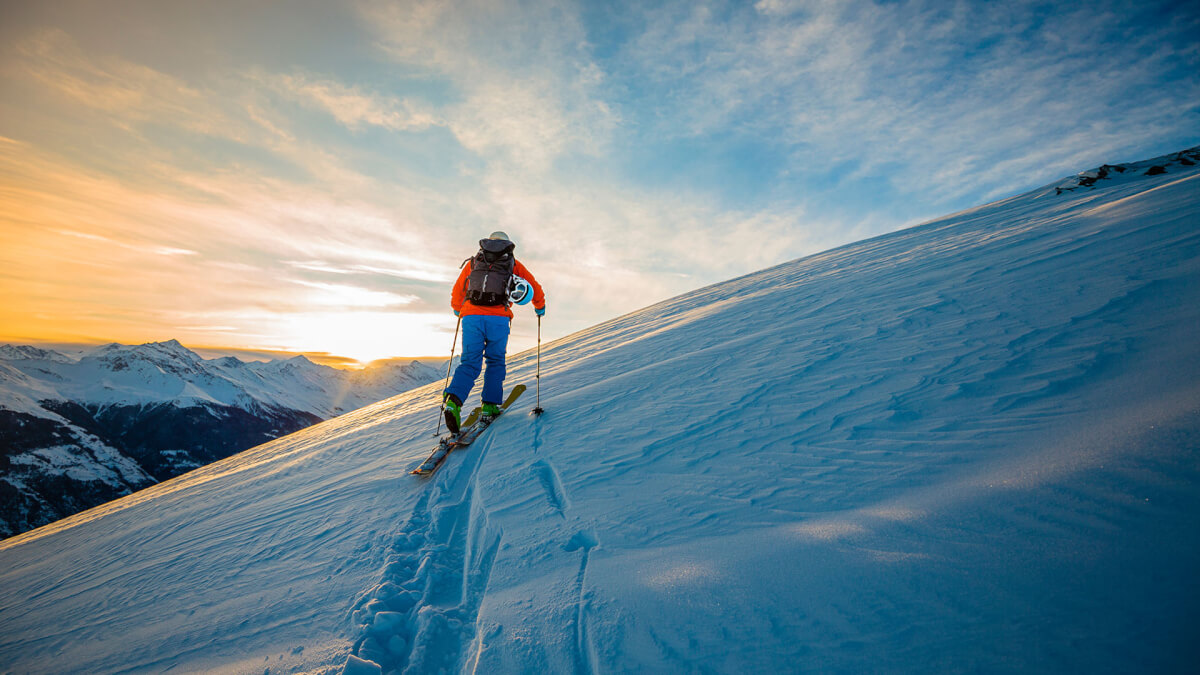 Skitourengeher in den Bergen