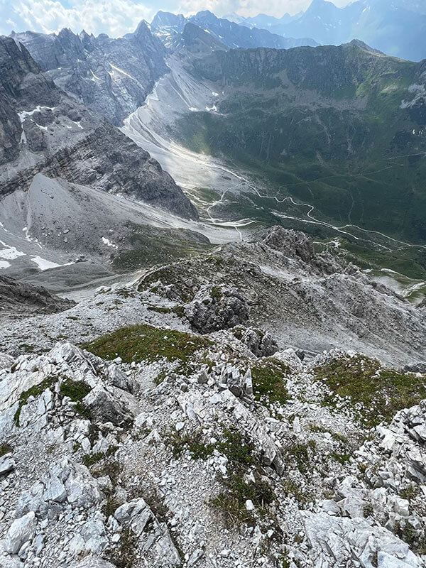 Ausblick ins Schnitztal vom Gipfel über der Tribulaunhütte