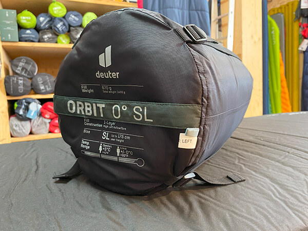 Kompressionssack eines Deuter 0+ SL Schlafsacks