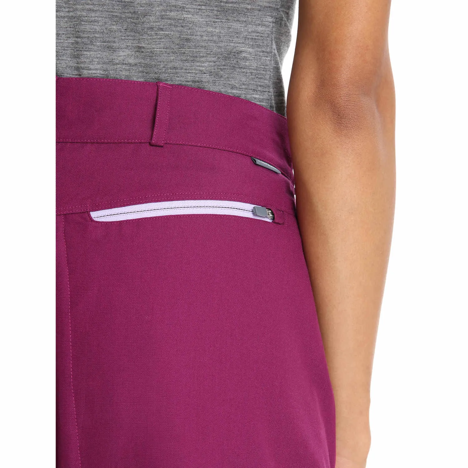 41_SS23-Women-Hike-Shorts-0A56MP735_7.jpg