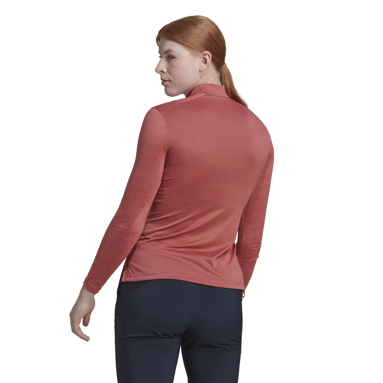 04_HI5494_5_APPAREL_On Model_Back View_transparent.jpg