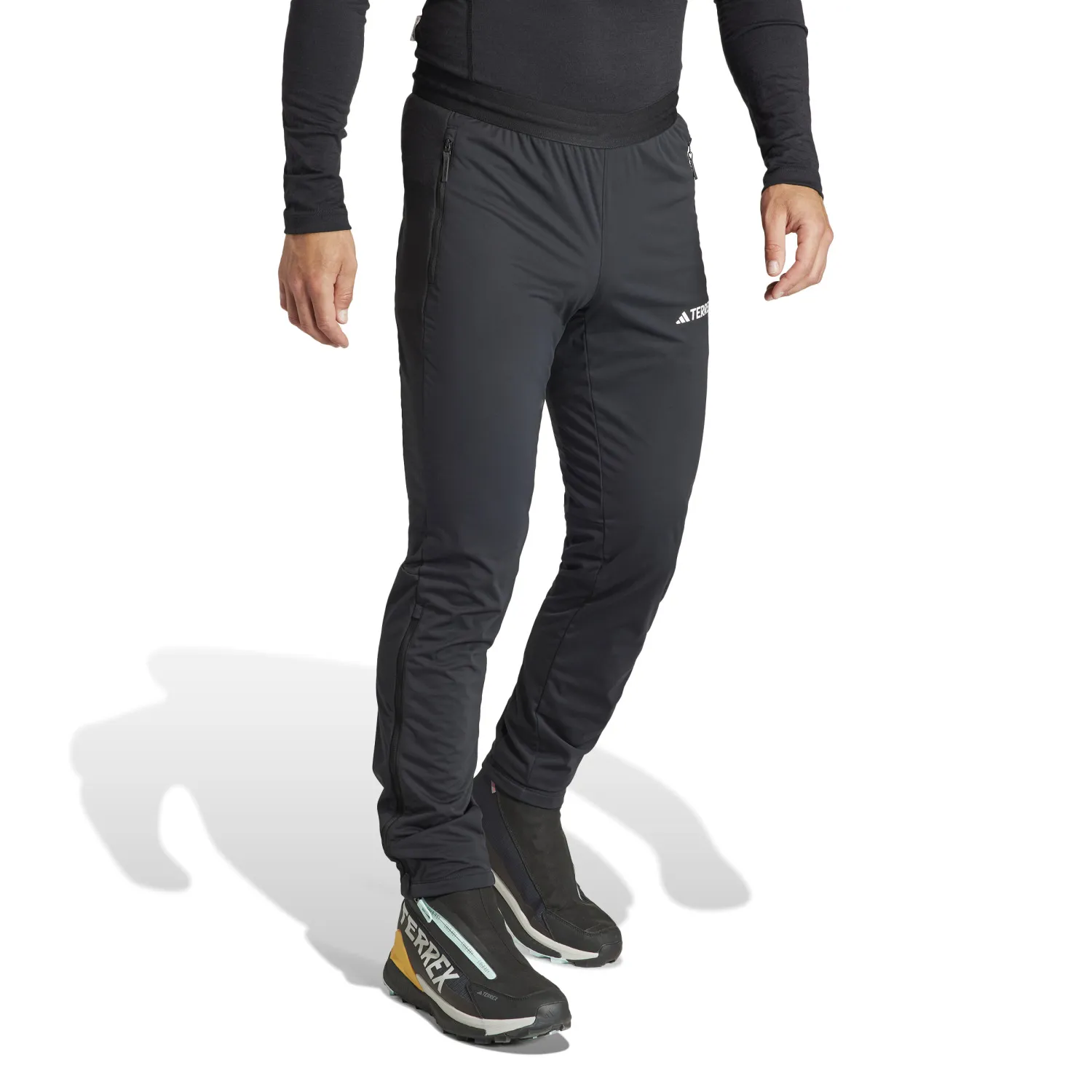 IB1116_6_APPAREL_On Model_Walking View_white.jpg