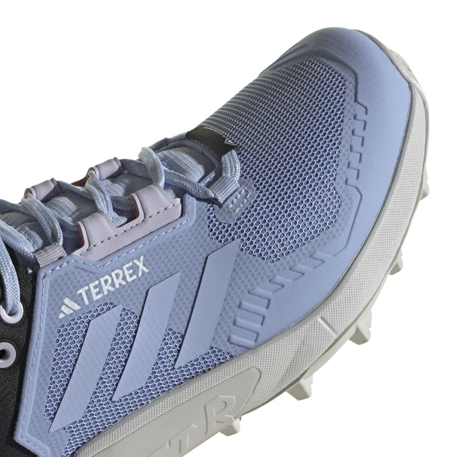 106_HP8715_8_FOOTWEAR_Photography_Detail View 1_transparent.jpg