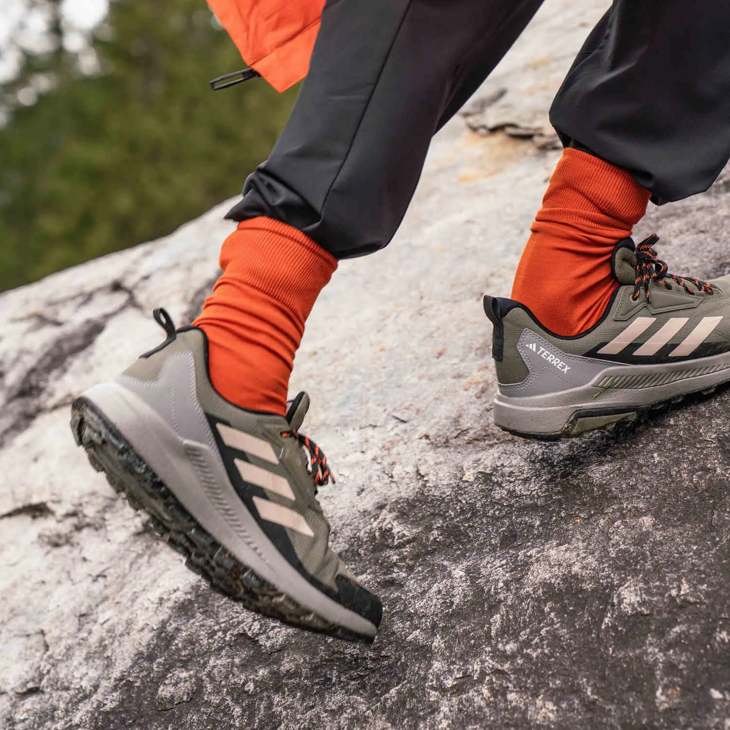 ID0900_12_FOOTWEAR_Photography_HeroMrktng View 1.jpg