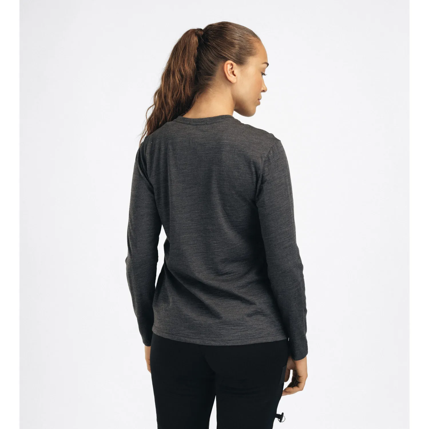 LightWool 180 Crewneck W 109514-69_model3.jpg