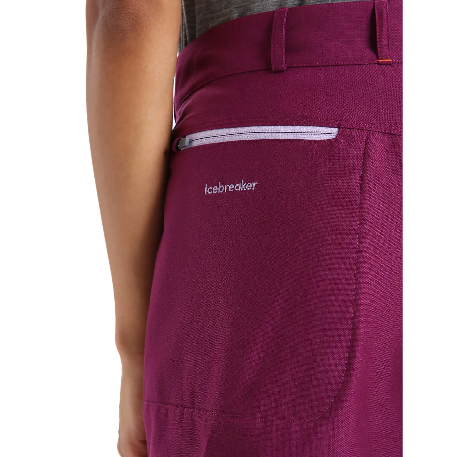 42_SS23-Women-Hike-Shorts-0A56MP735_6.jpg