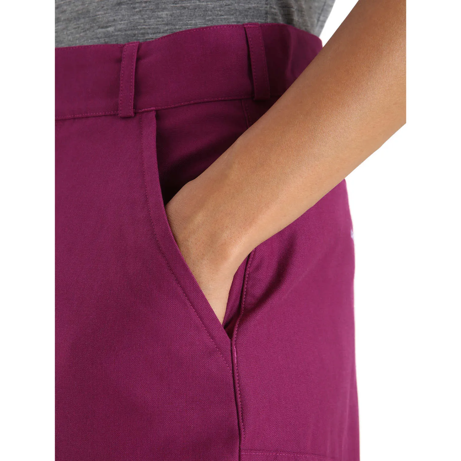 43_SS23-Women-Hike-Shorts-0A56MP735_4.jpg