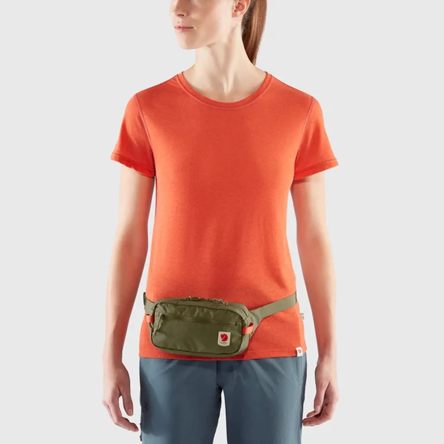 high_coast_hip_pack_23223-620_e_model_fjr.jpg