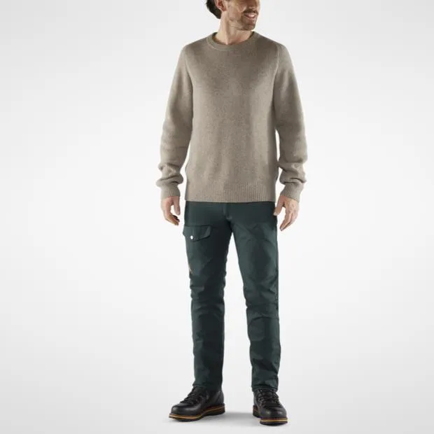 Greenland_Jeans_Reg_M_81871-555_C_MODEL_FJR.jpg