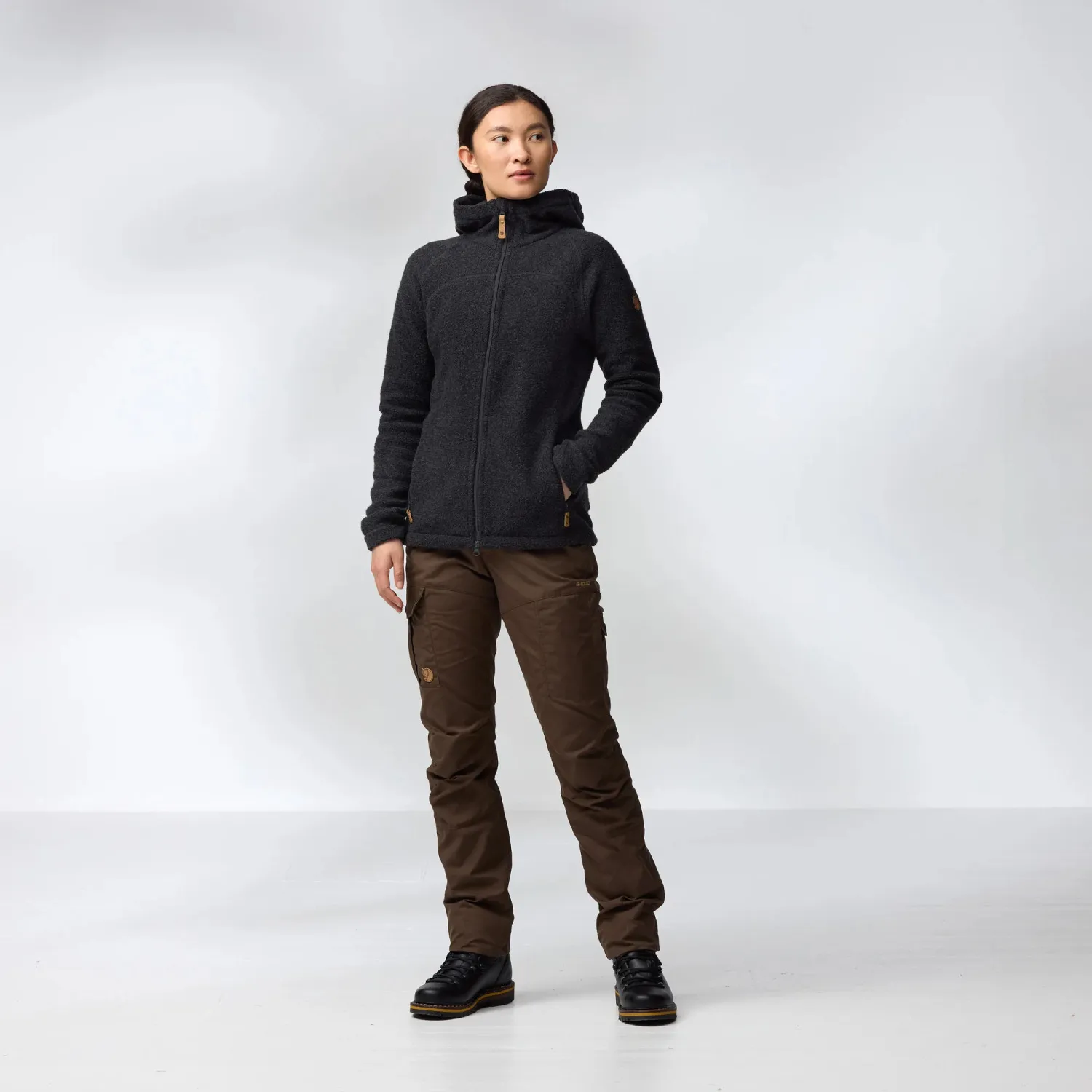 kaitum_fleece_w_89666-030_c_model_fjr.jpg