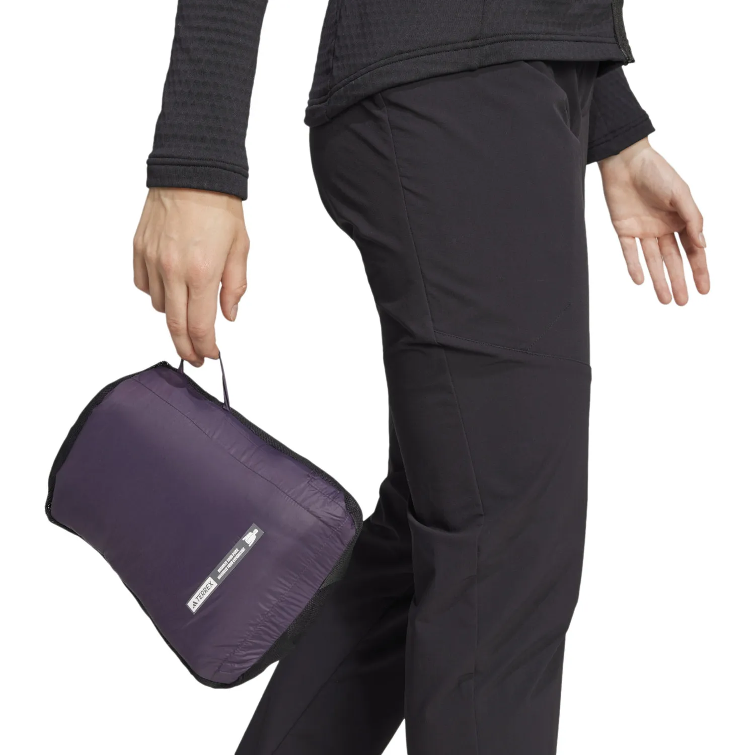 JI8583_8_APPAREL_On Model_Detail View 1_white.jpg