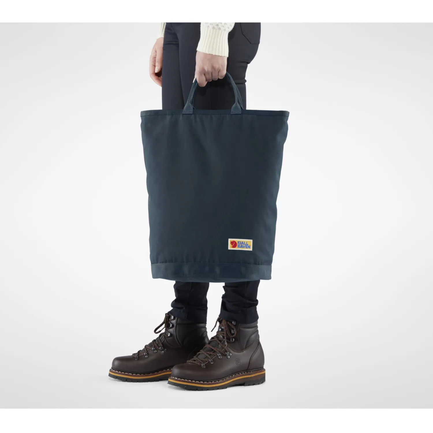 F27240_FW19_c_vardag_totepack_fjaellraeven_21.jpg