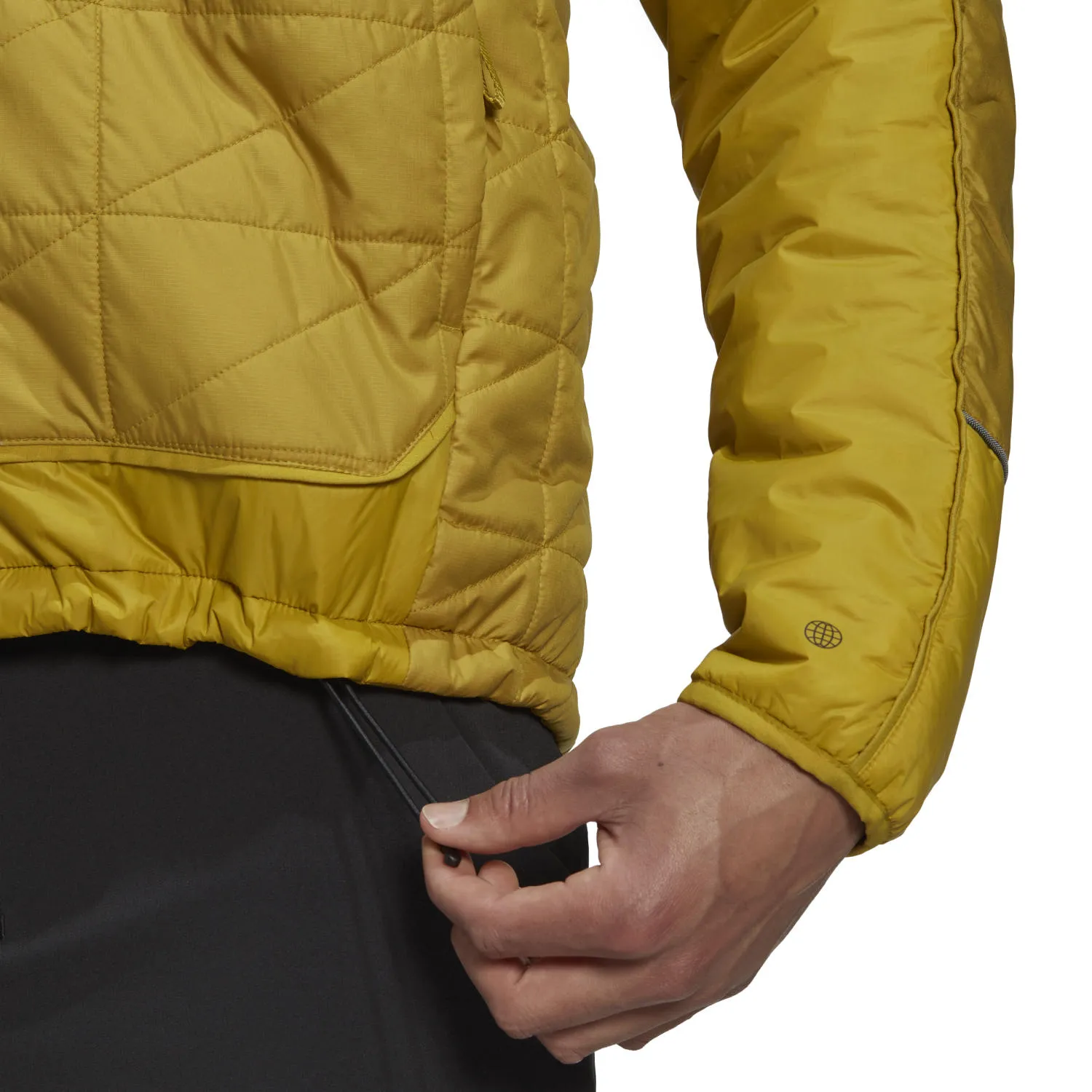 01_HF0833_10_APPAREL_On Model_Detail View 3_transparent.jpg