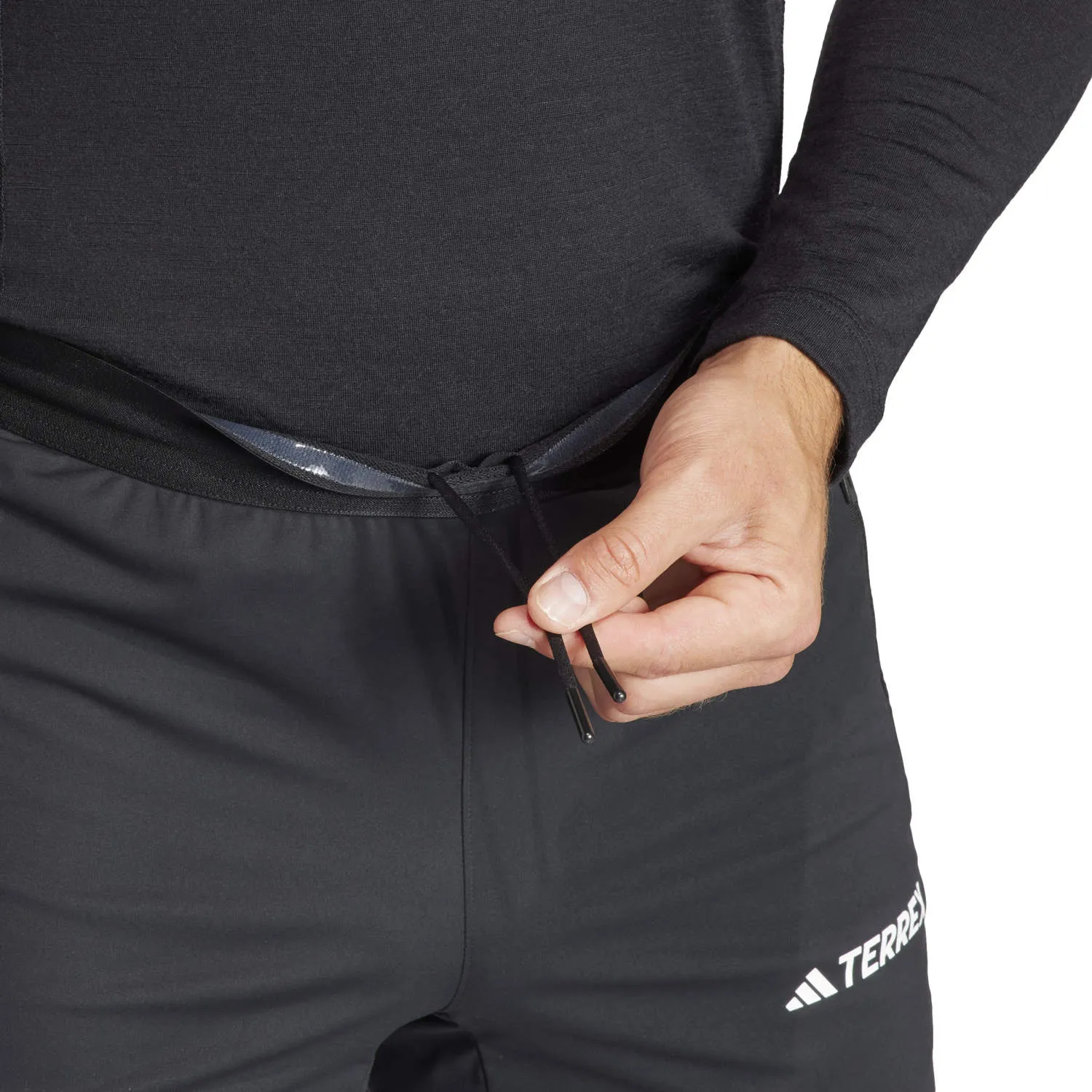IB1116_9_APPAREL_On Model_Detail View 2_white.jpg