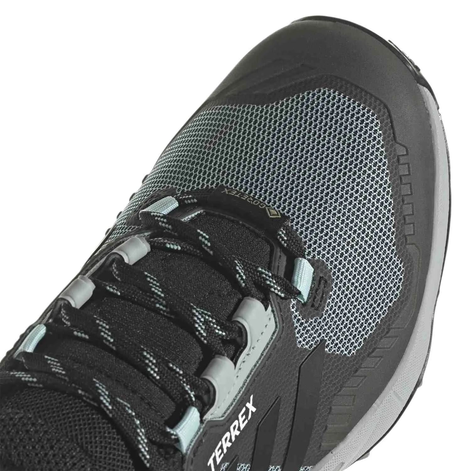 IF2403_8_FOOTWEAR_Photography_Detail View 1_white.jpg