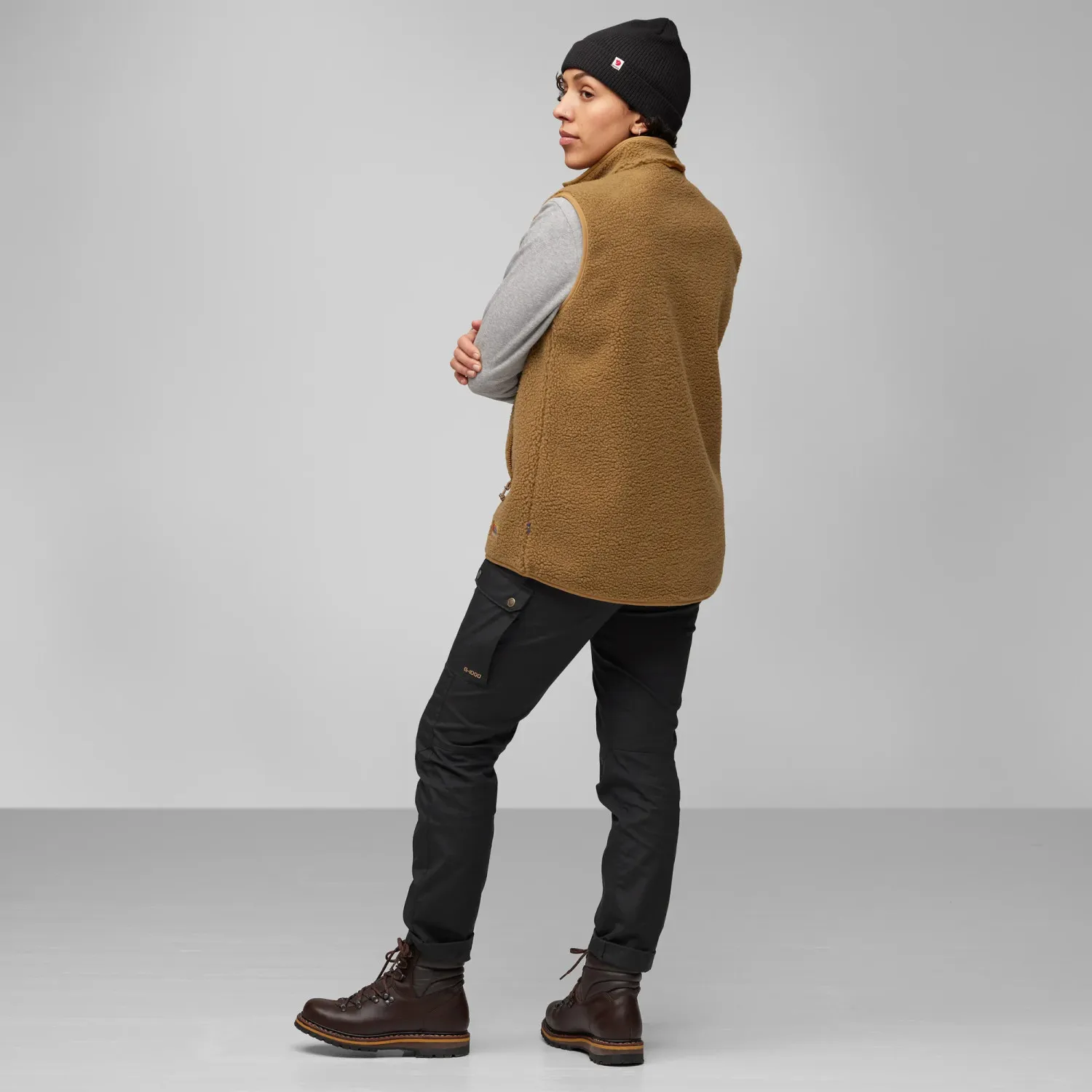 vardag_pile_fleece_vest_w_86994-232_b_model_fjr.jpg