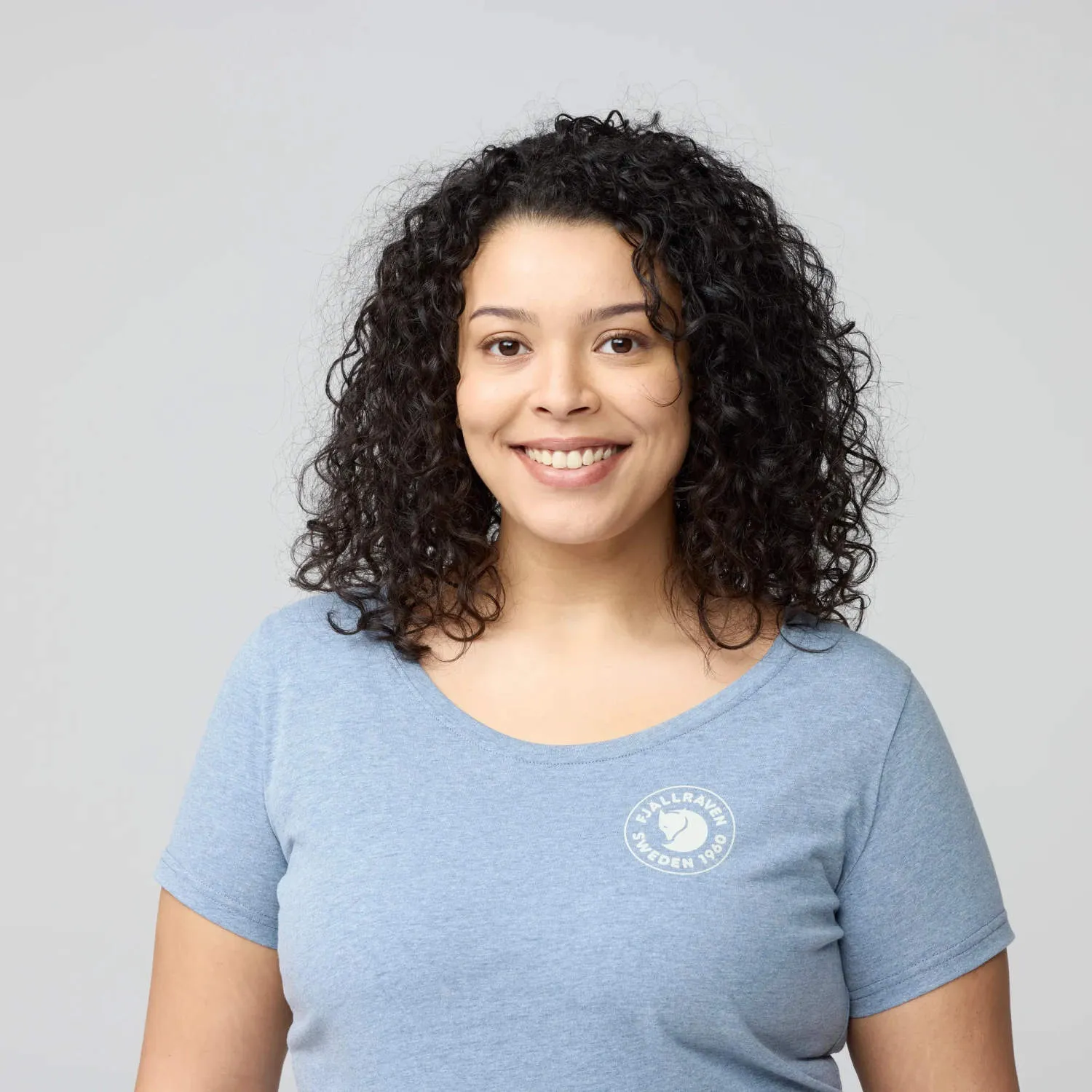 1960_logo_t-shirt_w_83513-534-999_f_model_0147.jpg