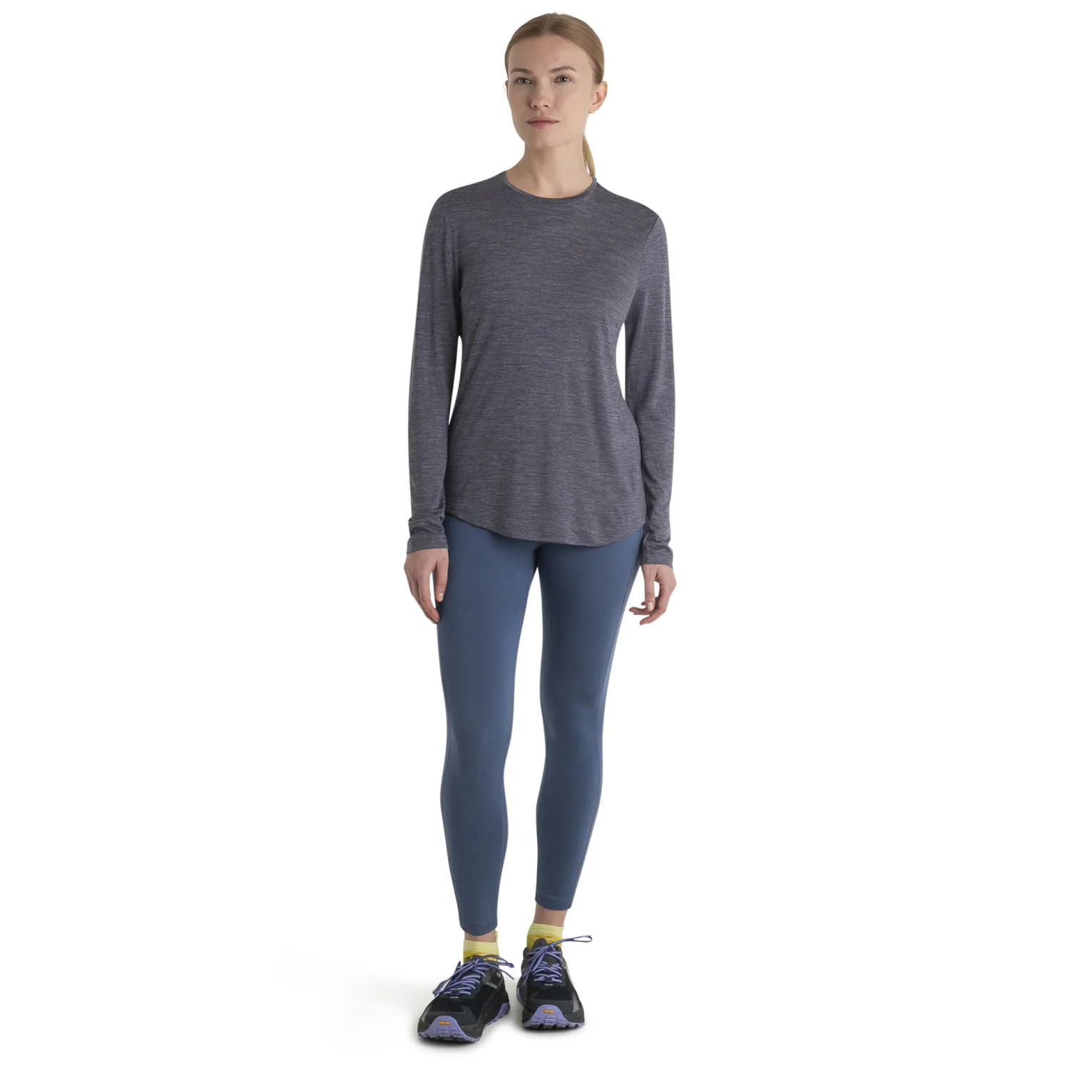 SS24-Women-Merino-125-Cool-LiteTM-Sphere-III-LS-Tee-0A56ZN440_3.jpg