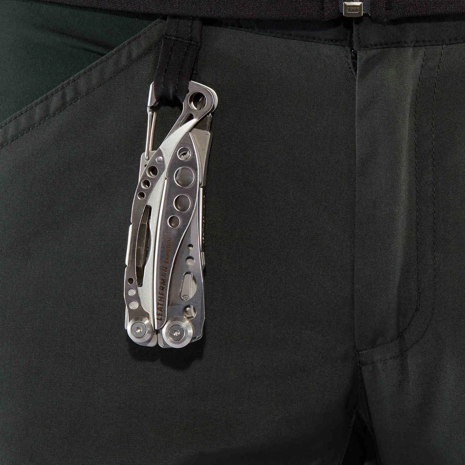 F89829_SS20_d_kaipak_trousers_curved_w_fjaellraeven_21.jpg