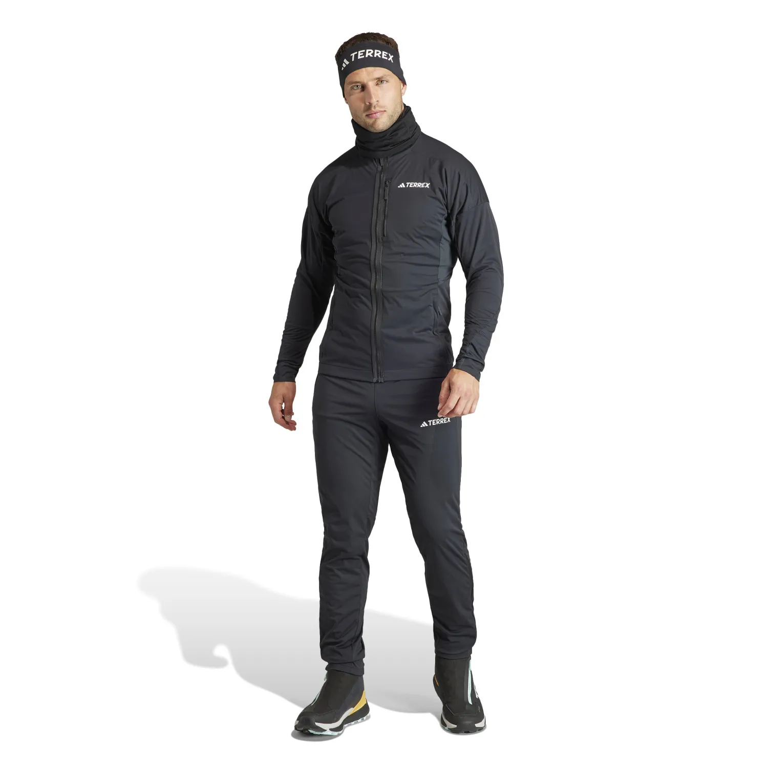 IB1116_7_APPAREL_On Model_Standard Outfit View_white.jpg