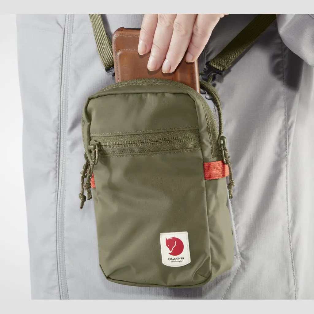High_Coast_Pocket_23226-620_H_DETAIL_FJR.jpg