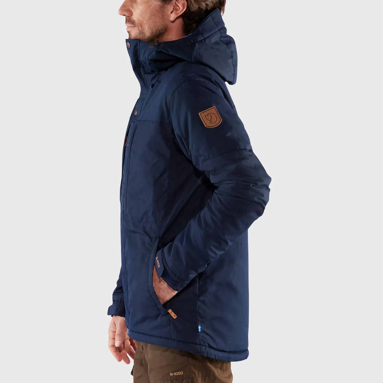 Skogso_Padded_Jacket_M_82279-555_E_MODEL_FJR.jpg