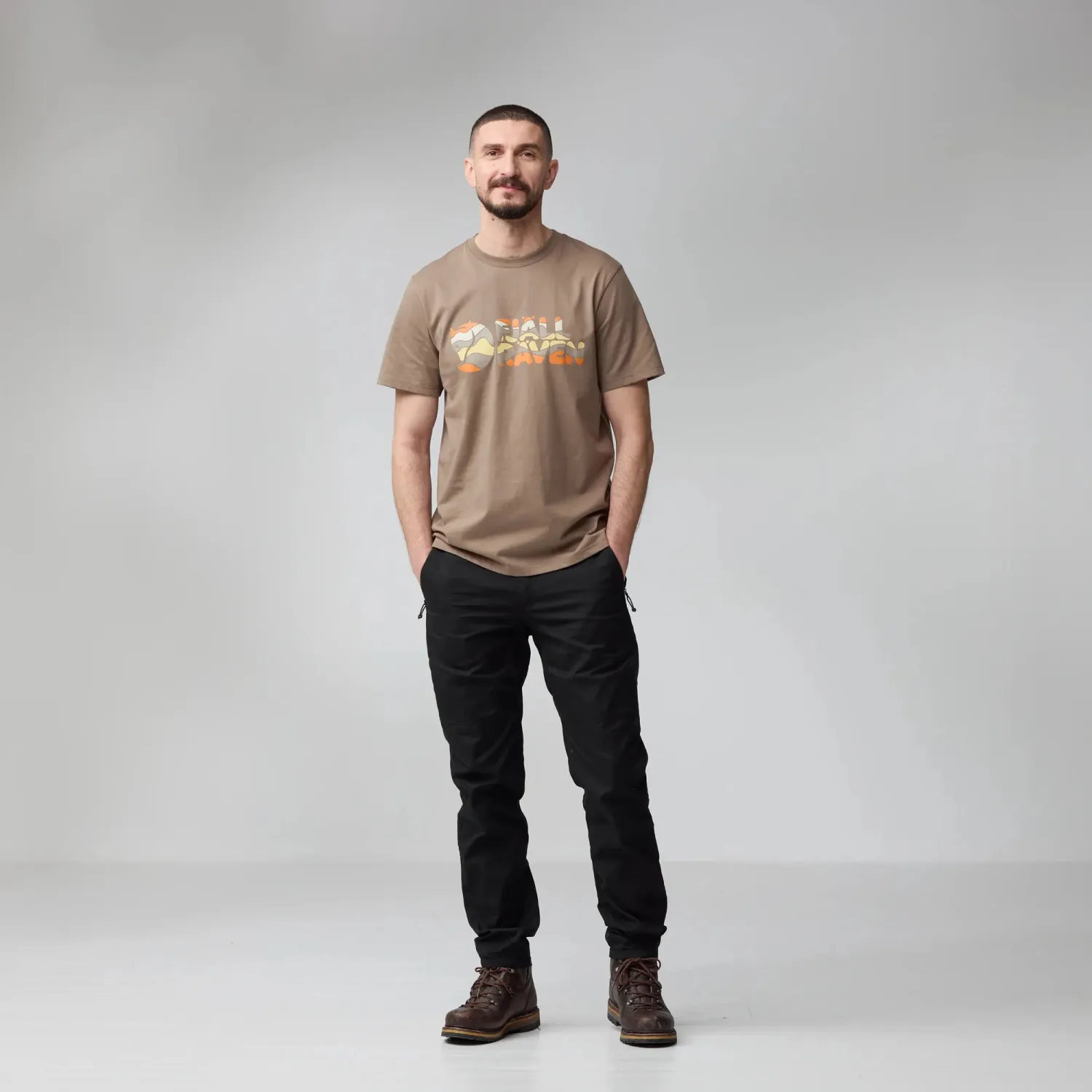 multicolor_logo_t-shirt_m_12600268-244_c_model_0046.jpg