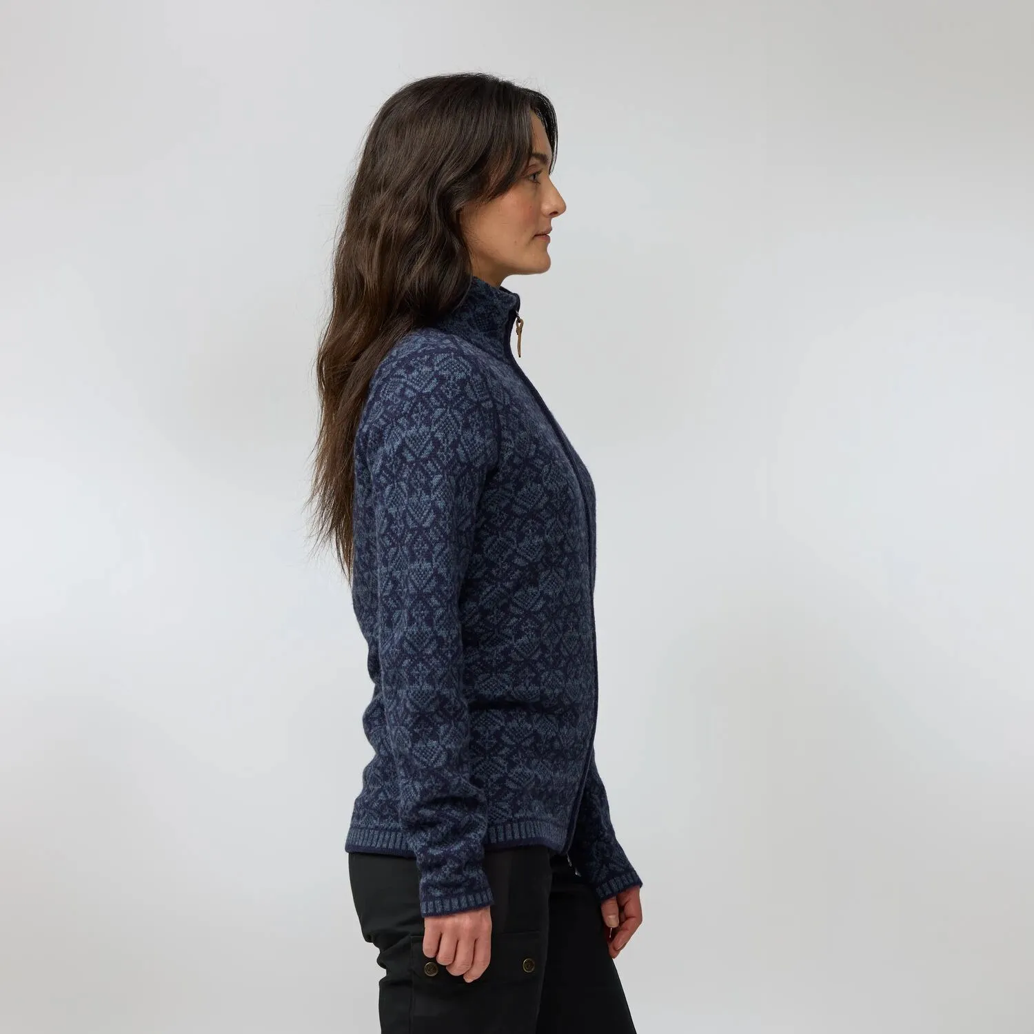 Snow_Cardigan_W_89912-555_E_MODEL_1639.jpg