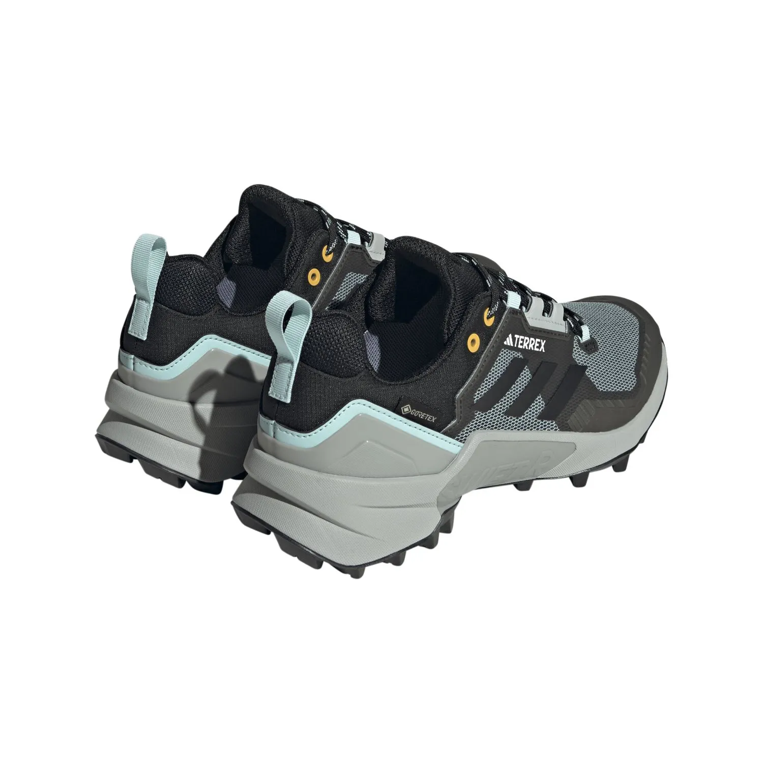 IF2403_7_FOOTWEAR_Photography_Back Lateral Top View_white.jpg